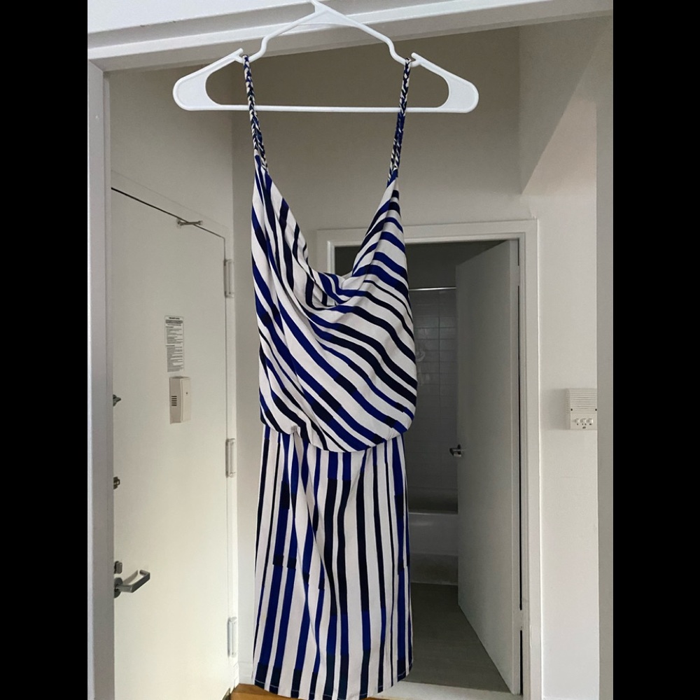 Madison Marcus mini dress. Size M.